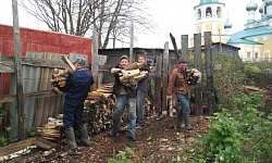 Помощь и служение отца Александра Аншукова