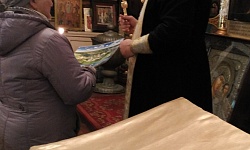 Подарок Храму заместителя председателя Правительства Архангельской области, Е.В. Прокопьевой