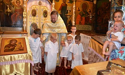 Церковь пополняется новыми маленькими прихожанами
