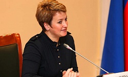 Подарок Храму заместителя председателя Правительства Архангельской области, Е.В. Прокопьевой